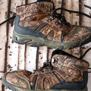 Realtree  boys 4 outdoor boots